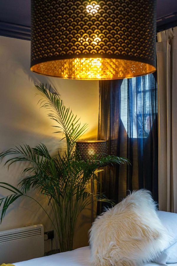 Blackburne Arms ,24 Catharine Street Hotel リヴァプール エクステリア 写真