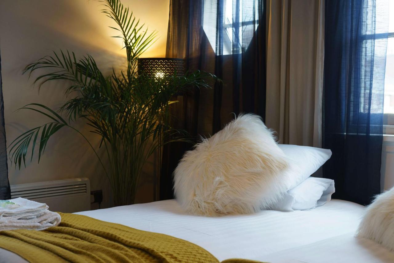 Blackburne Arms ,24 Catharine Street Hotel リヴァプール エクステリア 写真